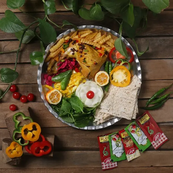 خوراک مرغ طلایی 
