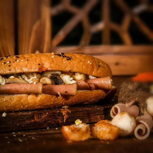 ساندویچ ژامبون تنوری (نان باگت)