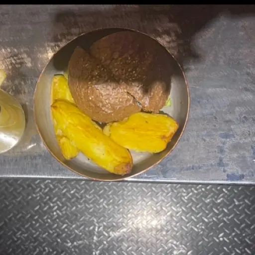 چیز برگر  +سیب زمینی
